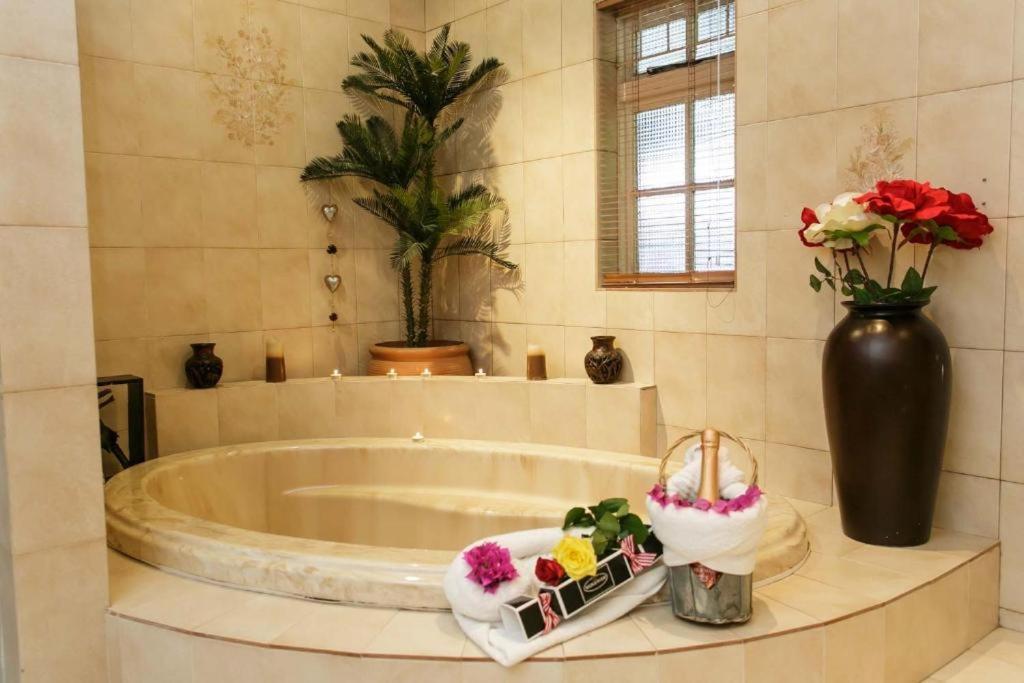 Sunbell Ventures Guesthouse Cape Town Eksteriør bilde